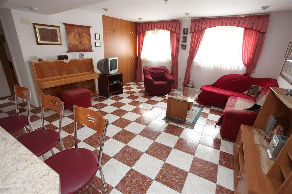 Split Apartments Peric Dış mekan fotoğraf