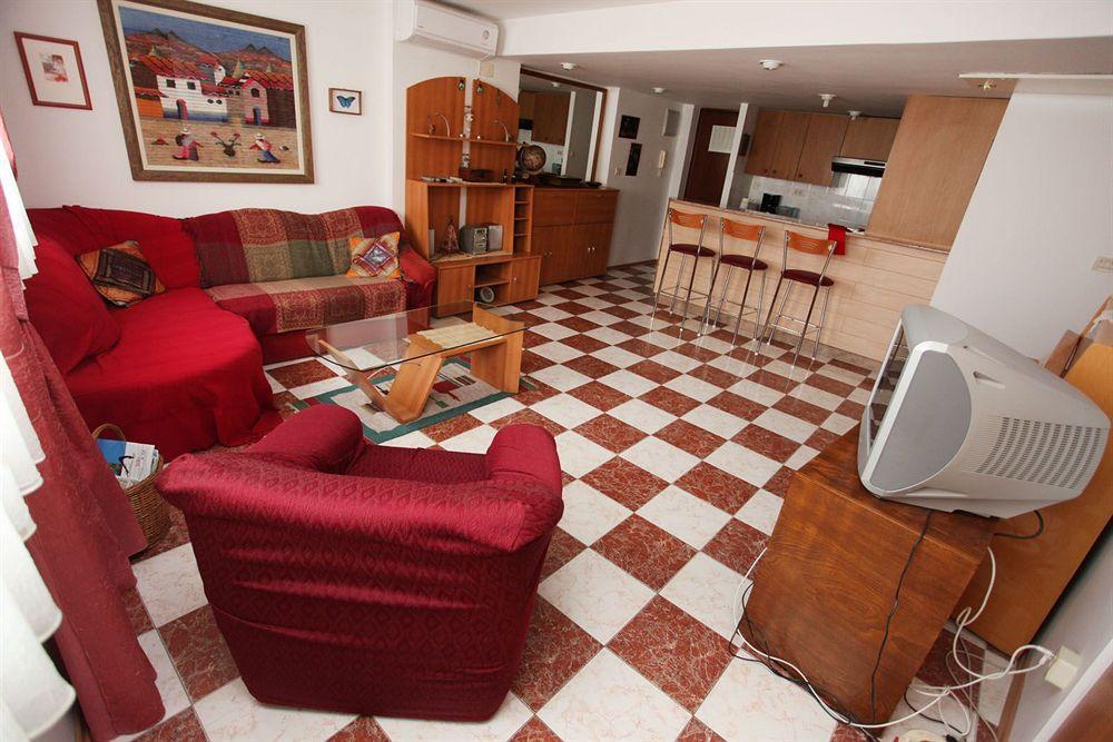 Split Apartments Peric Dış mekan fotoğraf