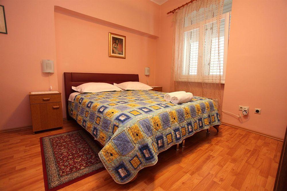 Split Apartments Peric Dış mekan fotoğraf