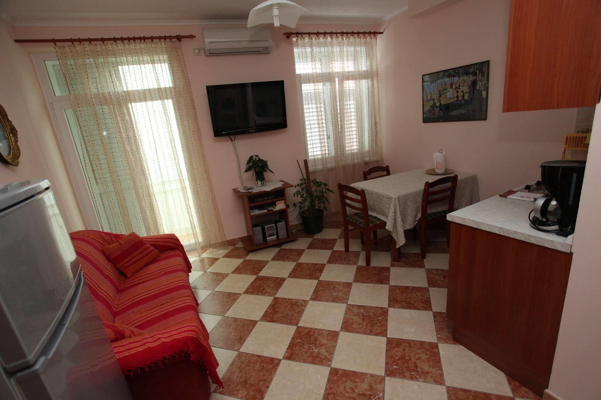 Split Apartments Peric Dış mekan fotoğraf