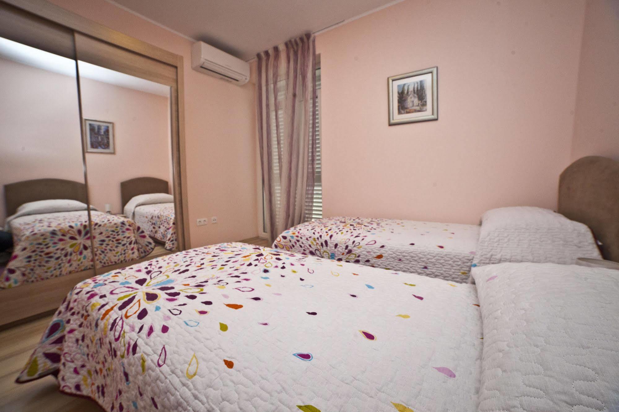 Split Apartments Peric Dış mekan fotoğraf